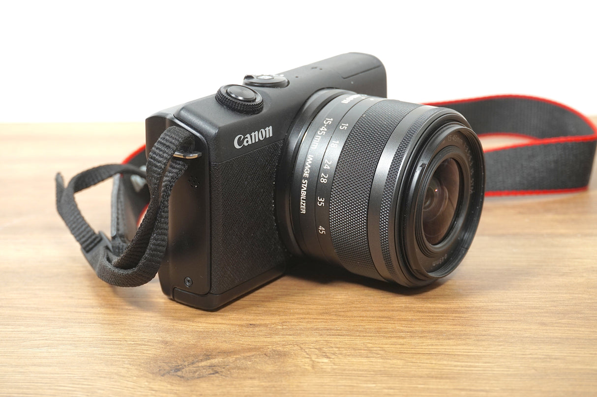 CANON EOS M200 + 15 45mm (usata)