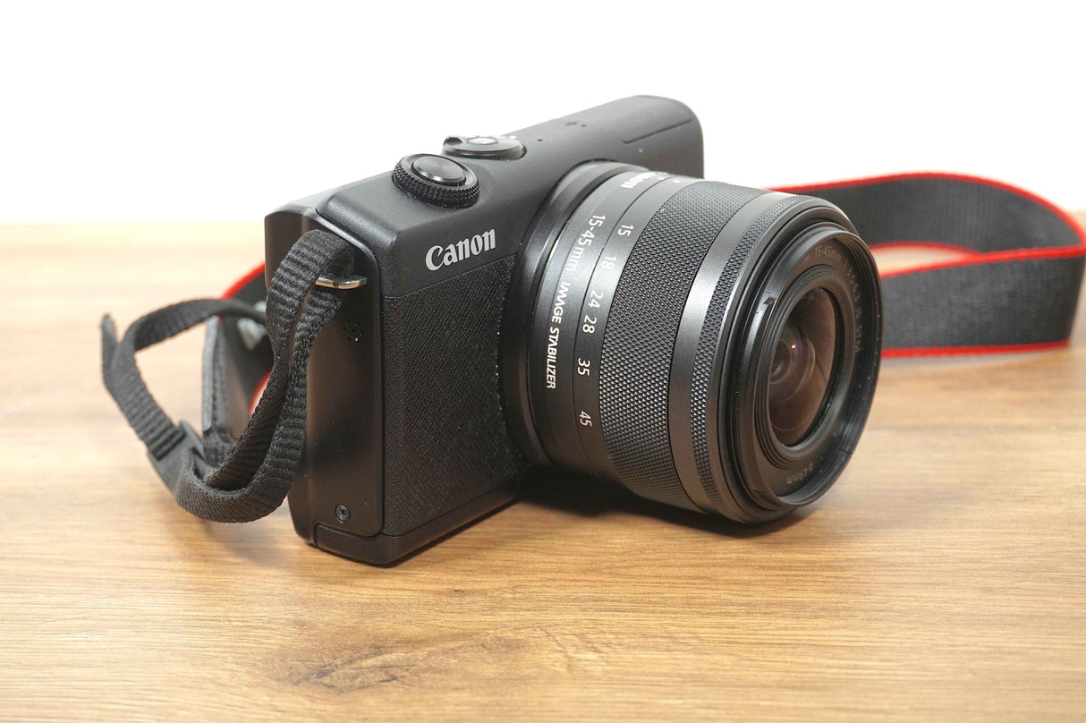CANON EOS M200 + 15 45mm (usata)