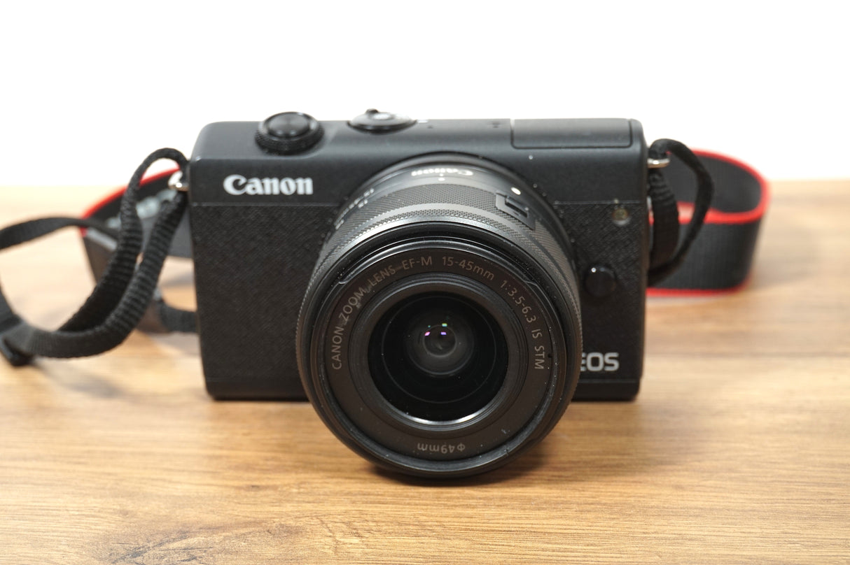 CANON EOS M200 + 15 45mm (usata)
