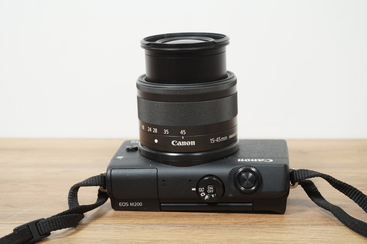 CANON EOS M200 + 15 45mm (usata)