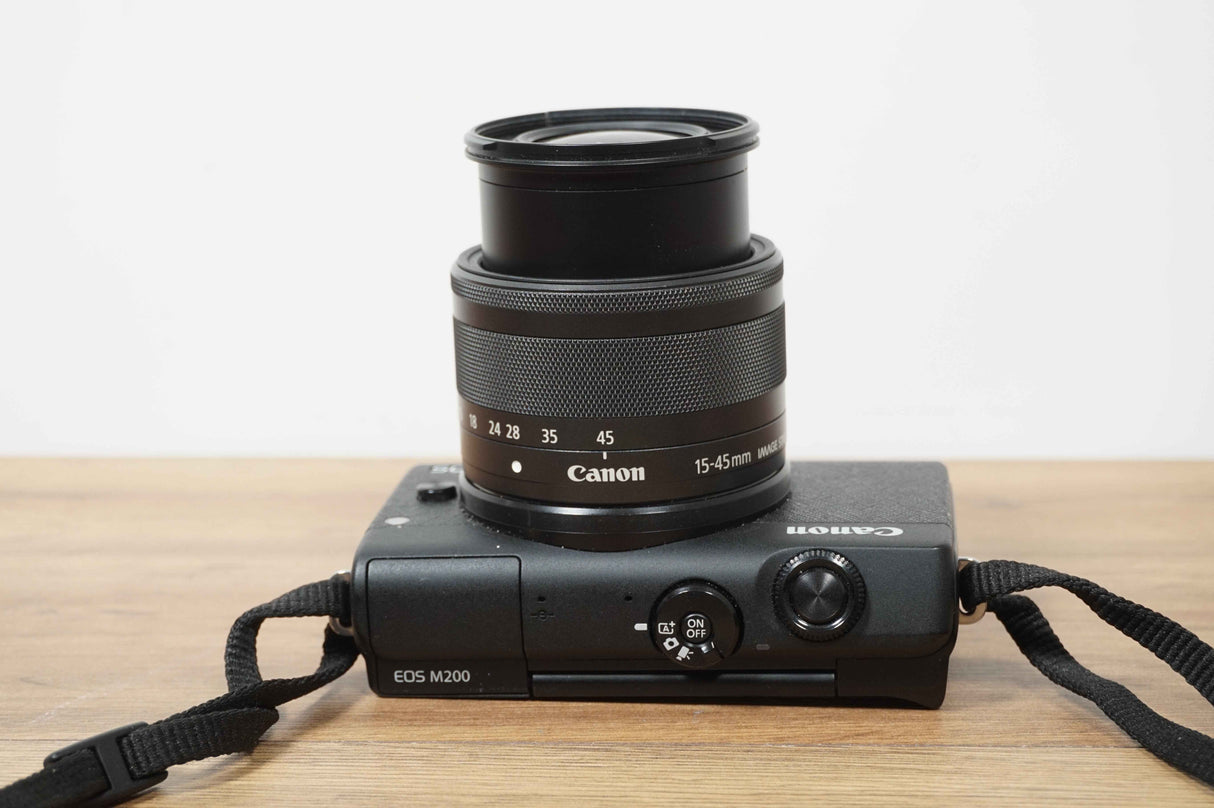 CANON EOS M200 + 15 45mm (usata)