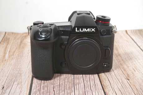 Panasonic Lumix G9 (7200 SCATTI) + 3 BATTERIE