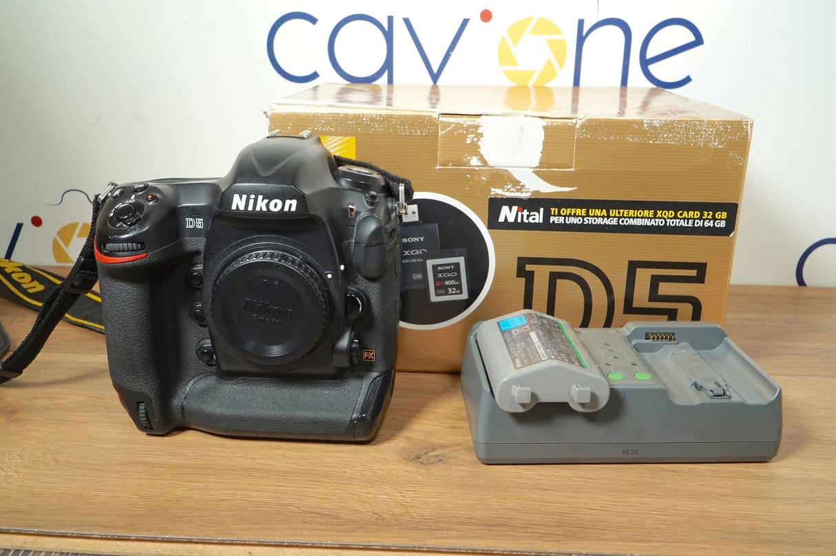 Nikon D5 USATA (382000 scatti)