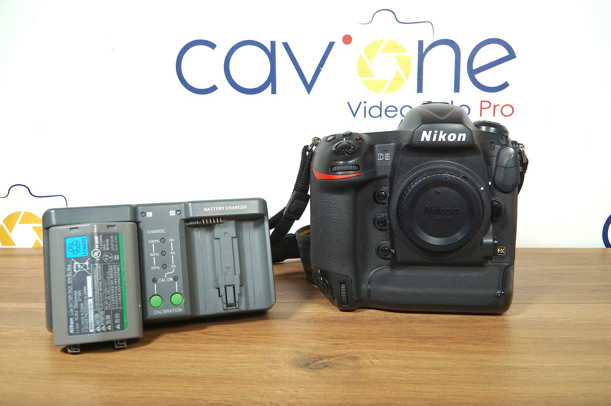 Nikon D5 USATA (382000 scatti)