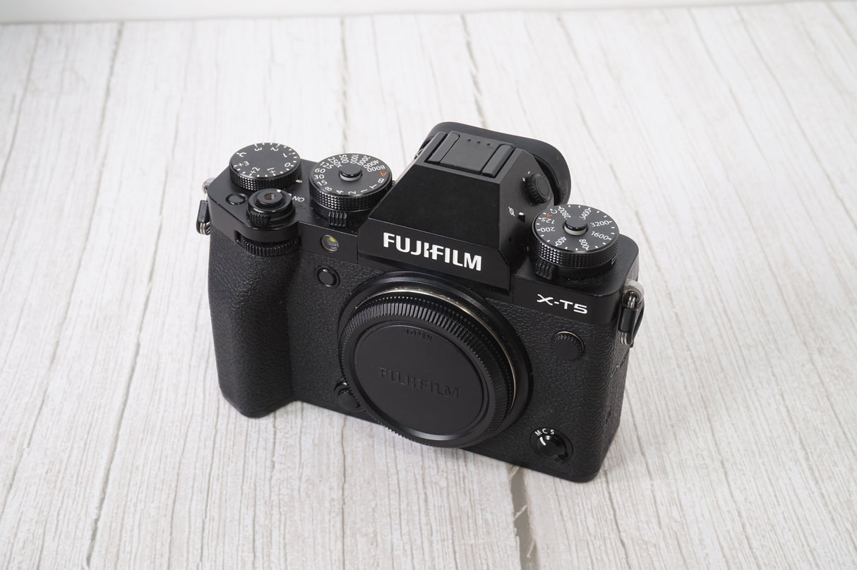 Fuji X-T5 usata (5585 scatti)