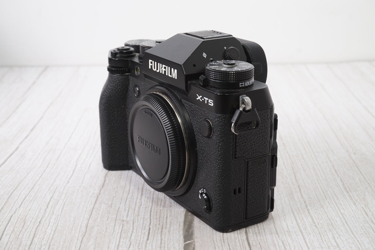 Fuji X-T5 usata (5585 scatti)
