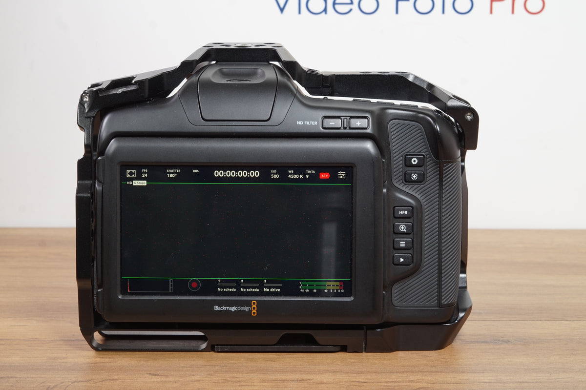 Blackmagic Pocket Cinema Camera 6K Pro + Cage SmallRig + Batteria – Pari al nuovo