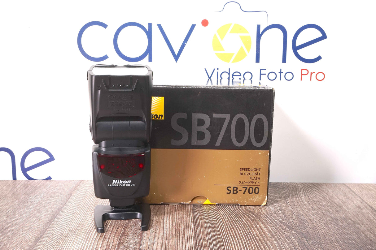 NIKON SB 700