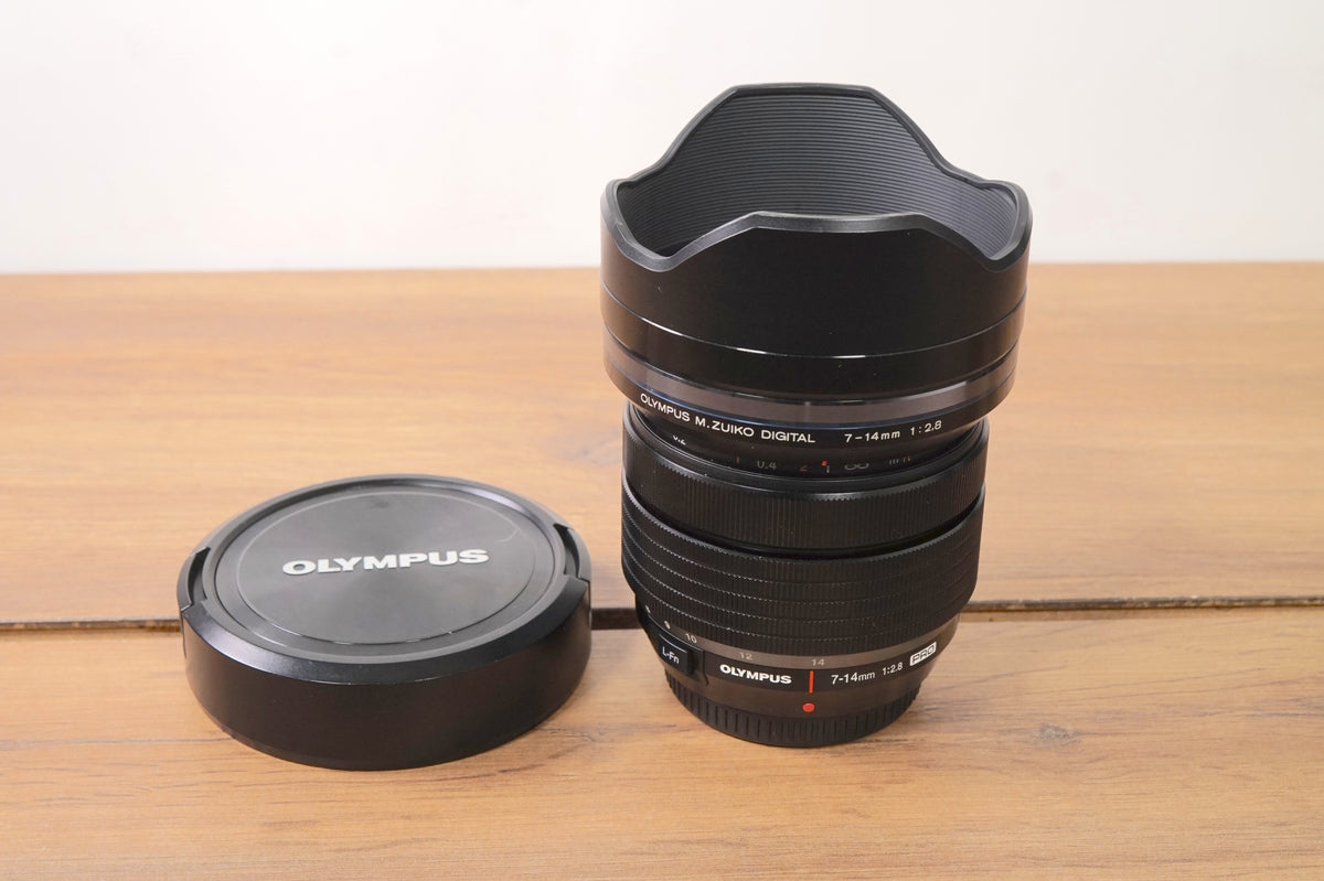 Olympus M.Zuiko Digital ED 7-14mm f/2.8 Pro (pari al nuovo)