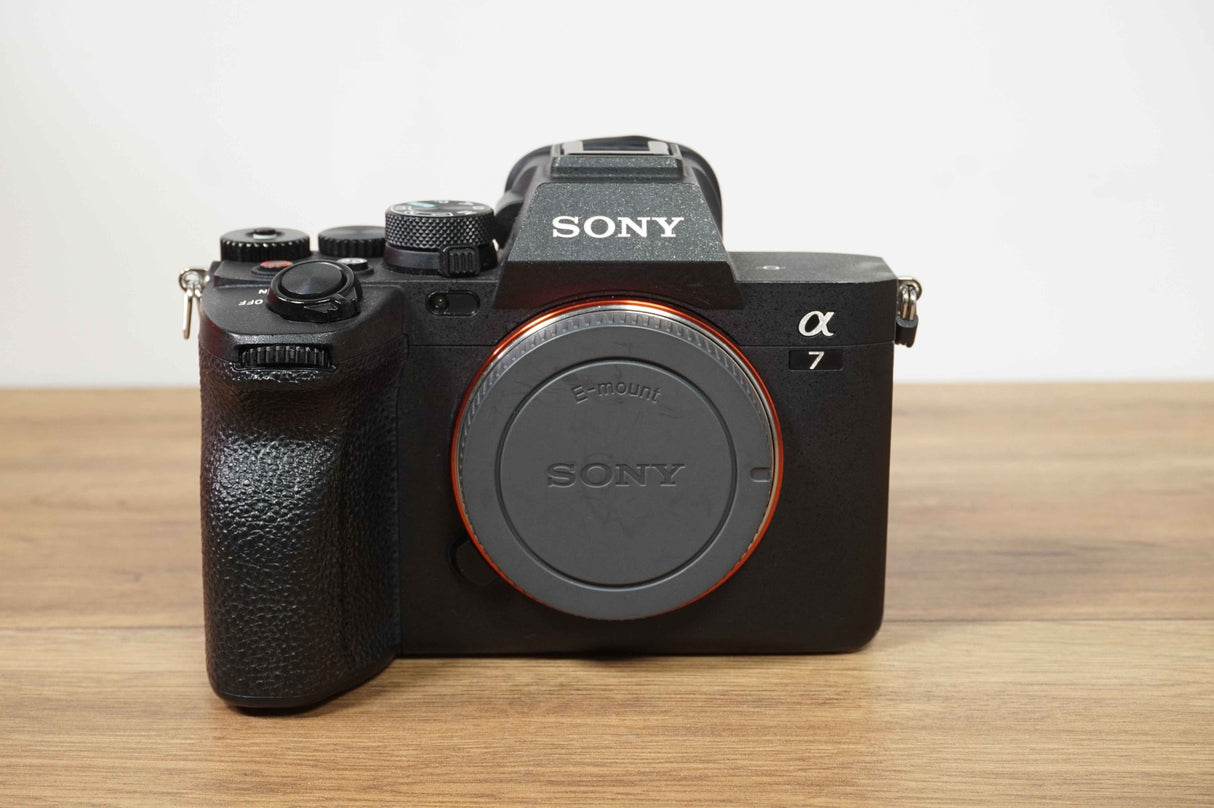 Sony A 7 IV (164000 scatti)