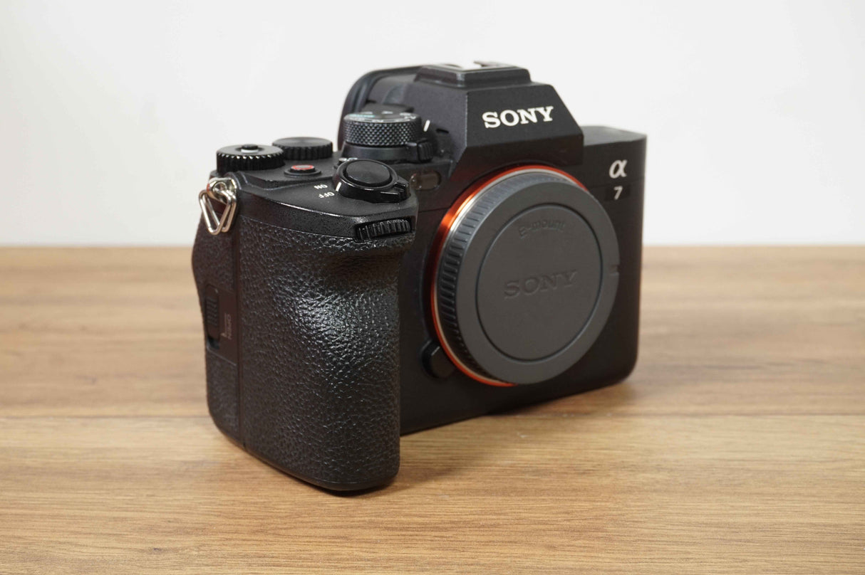 Sony A 7 IV (164000 scatti)