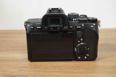 Sony A 7 IV (164000 scatti)