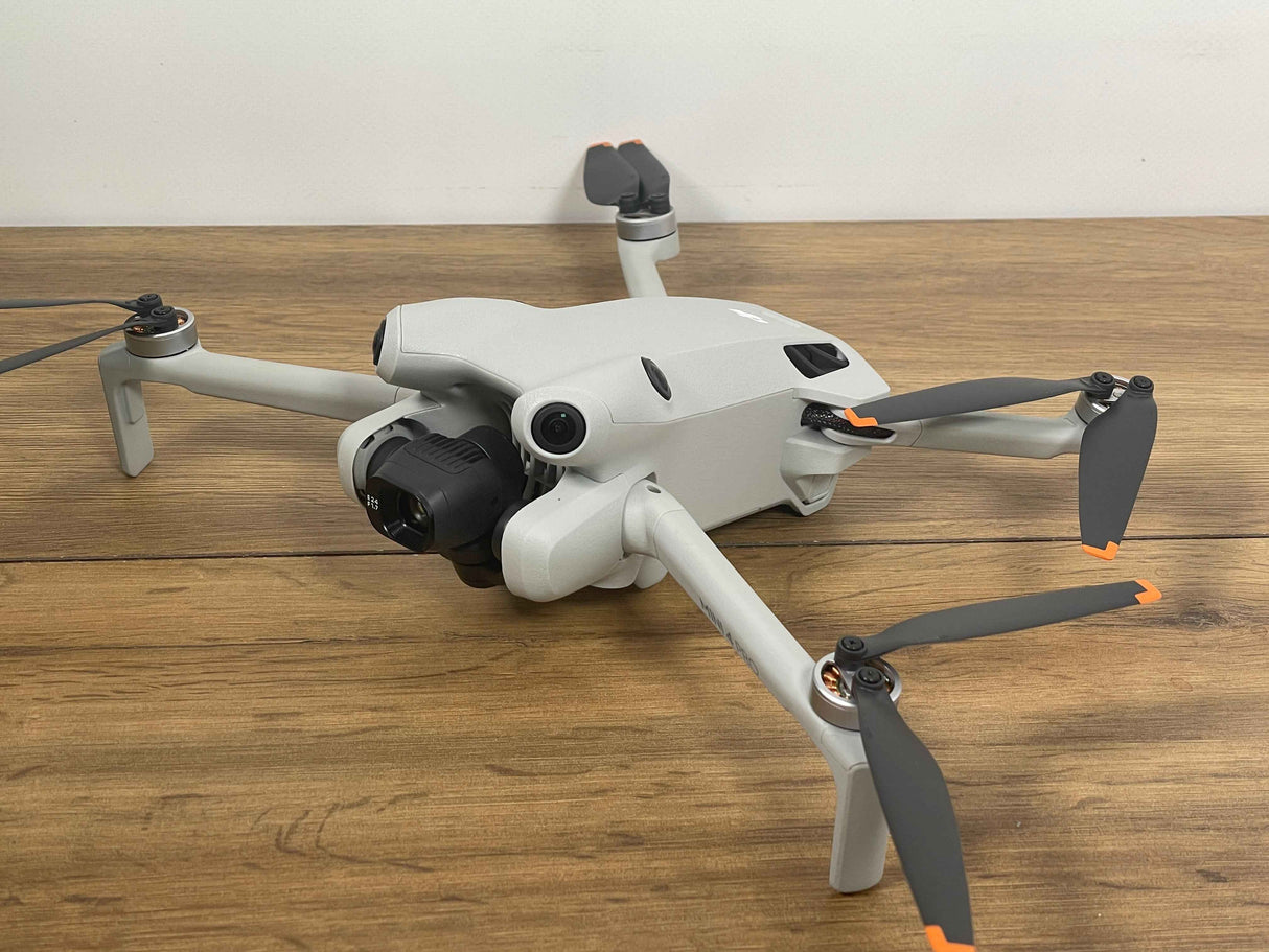 DJI MINI 4 PRO COMBO + DJI CARE FINO A MARZO 2027