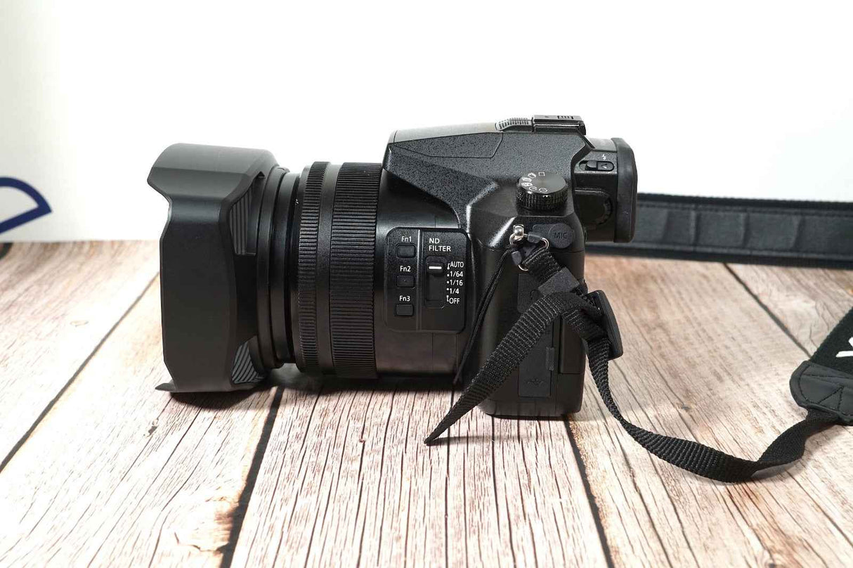 Panasonic Lumix FZ2000 (usato) - Garanzia residua fino a settembre 2027