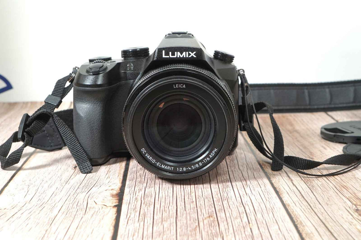 Panasonic Lumix FZ2000 (usato) - Garanzia residua fino a settembre 2027